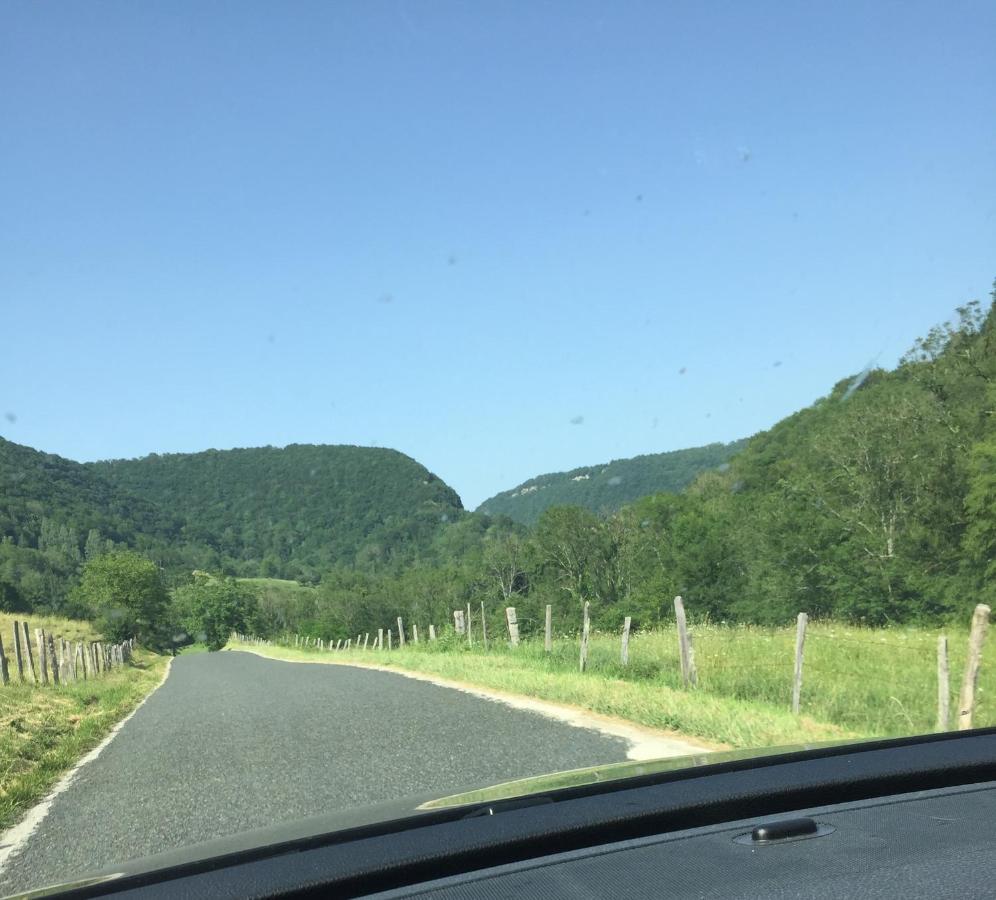 Gite Des Reculees Ladoye-sur-Seille Екстериор снимка