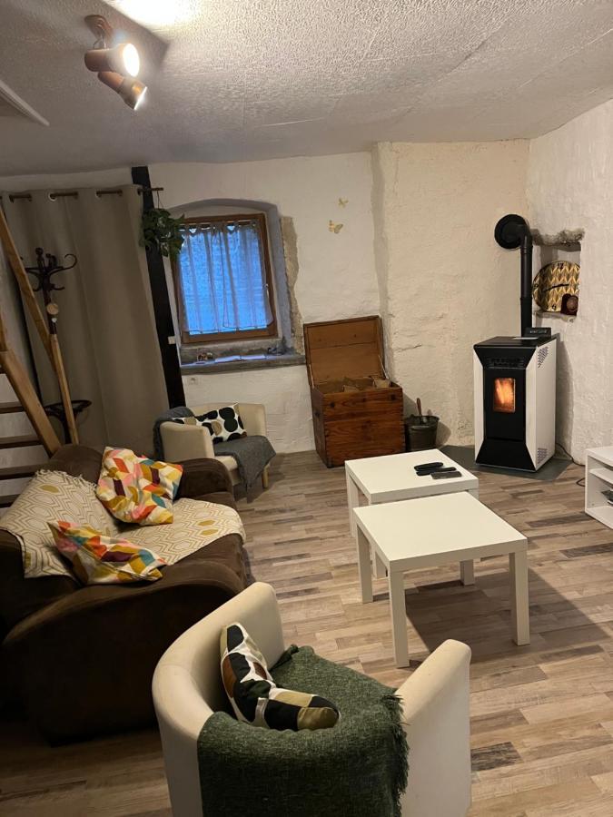 Gite Des Reculees Ladoye-sur-Seille Екстериор снимка